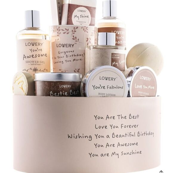 LOVERY Bath and Spa Birthday Gift Set - Picture 1 of 14